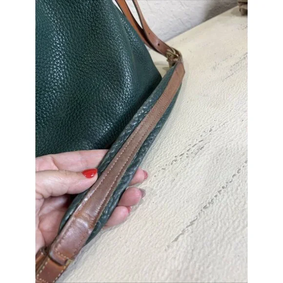 Vintage Dooney & Bourke Green All Weather Pebbled Leather Drawstring Bucket Bag - Picture 4 of 16